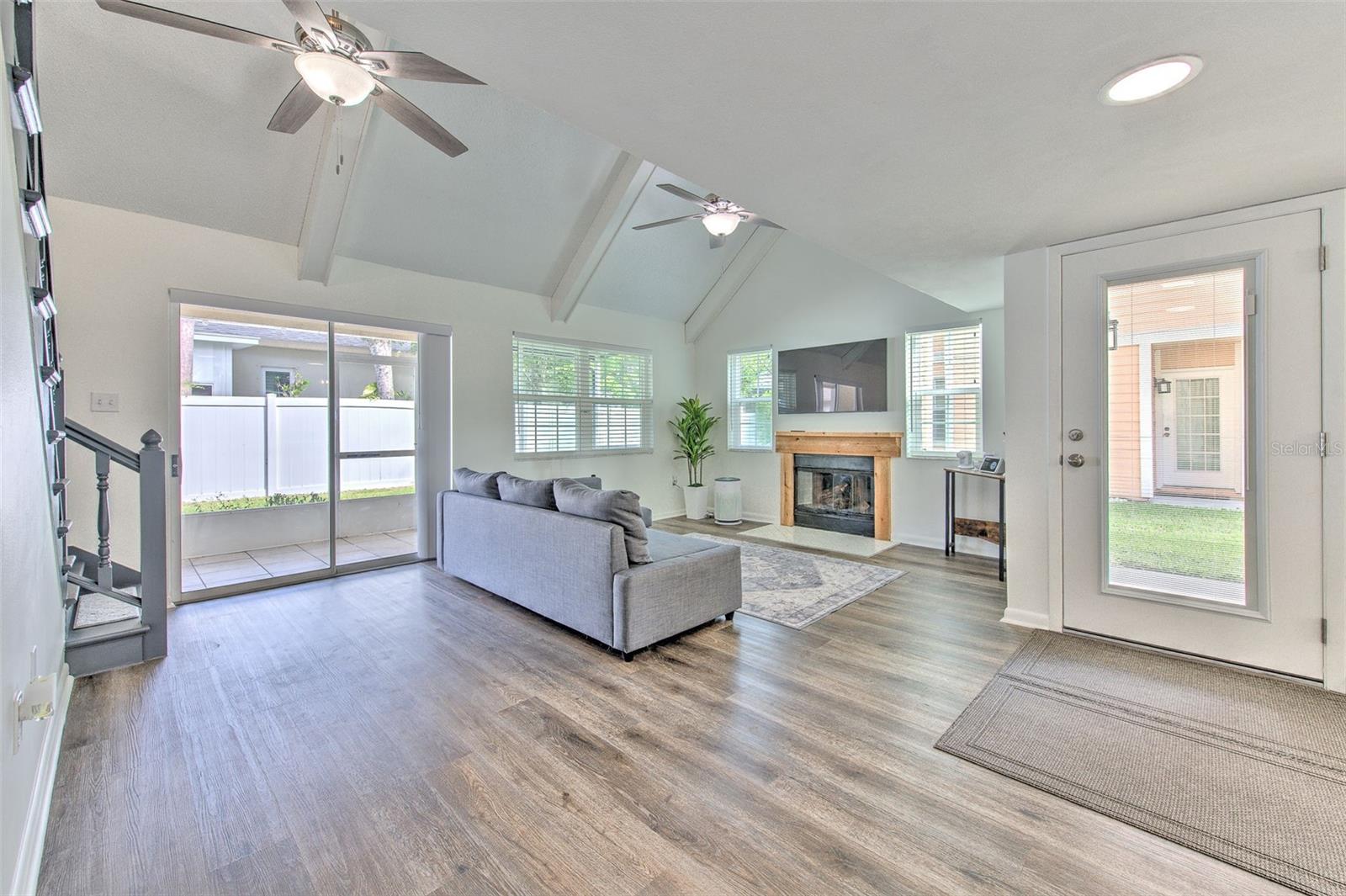 PINE GROVE CONDO AT BLOO - Residential