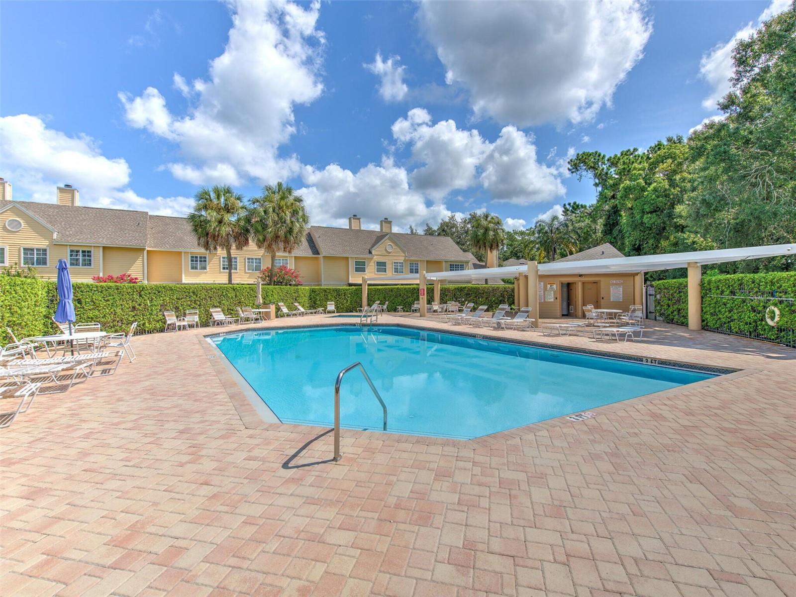 PINE GROVE CONDO AT BLOO - Residential