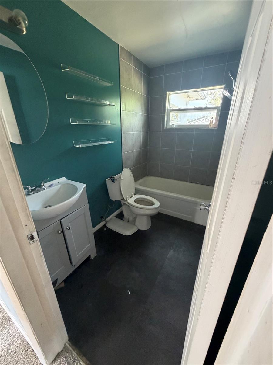 BEVERLY HILLS UNIT 05 - Residential