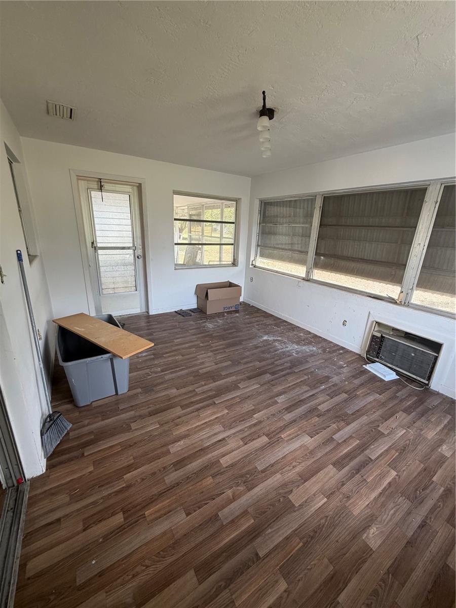 BEVERLY HILLS UNIT 05 - Residential