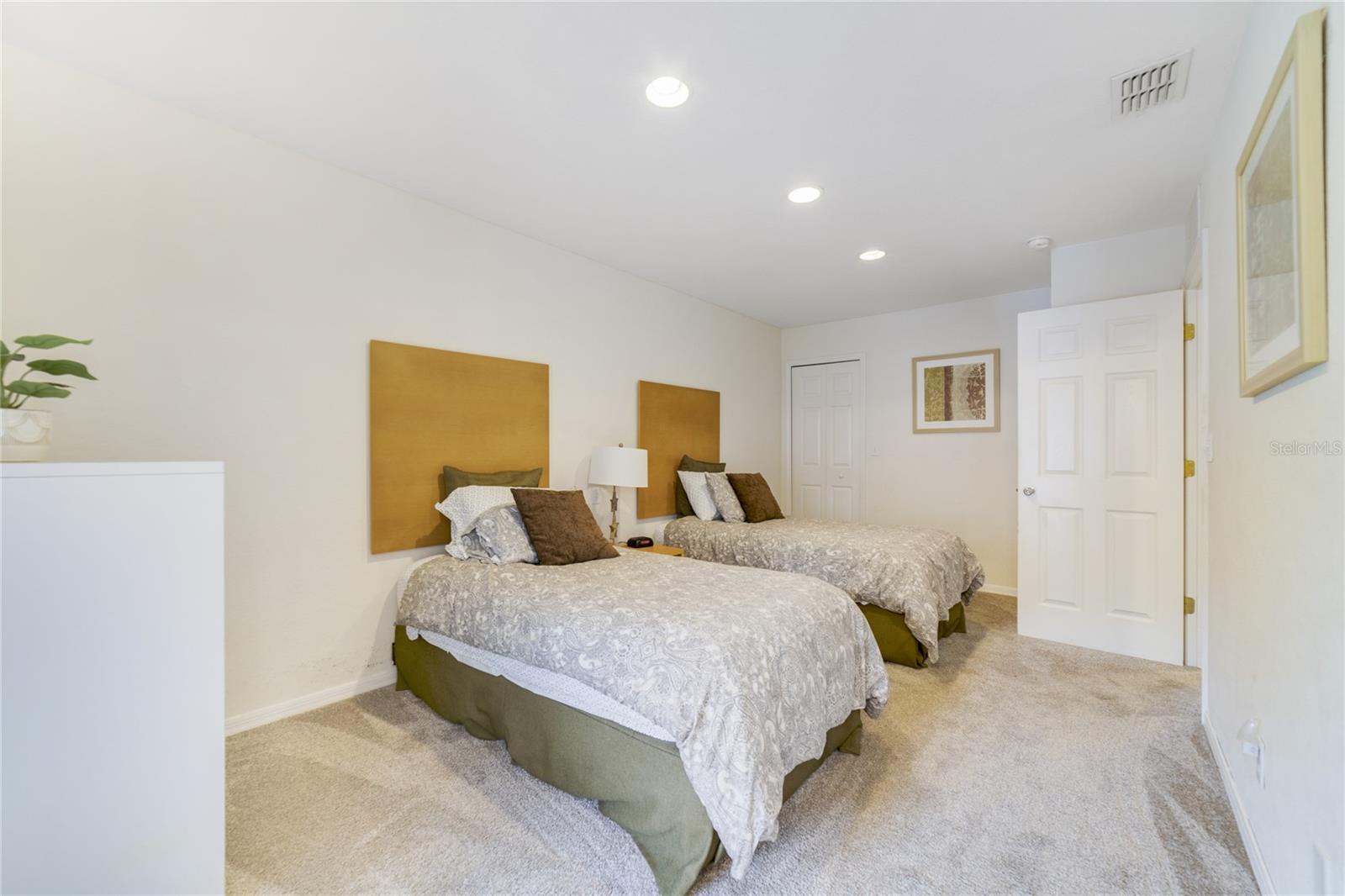 REGAL OAKS AT OLD TOWN - Residential