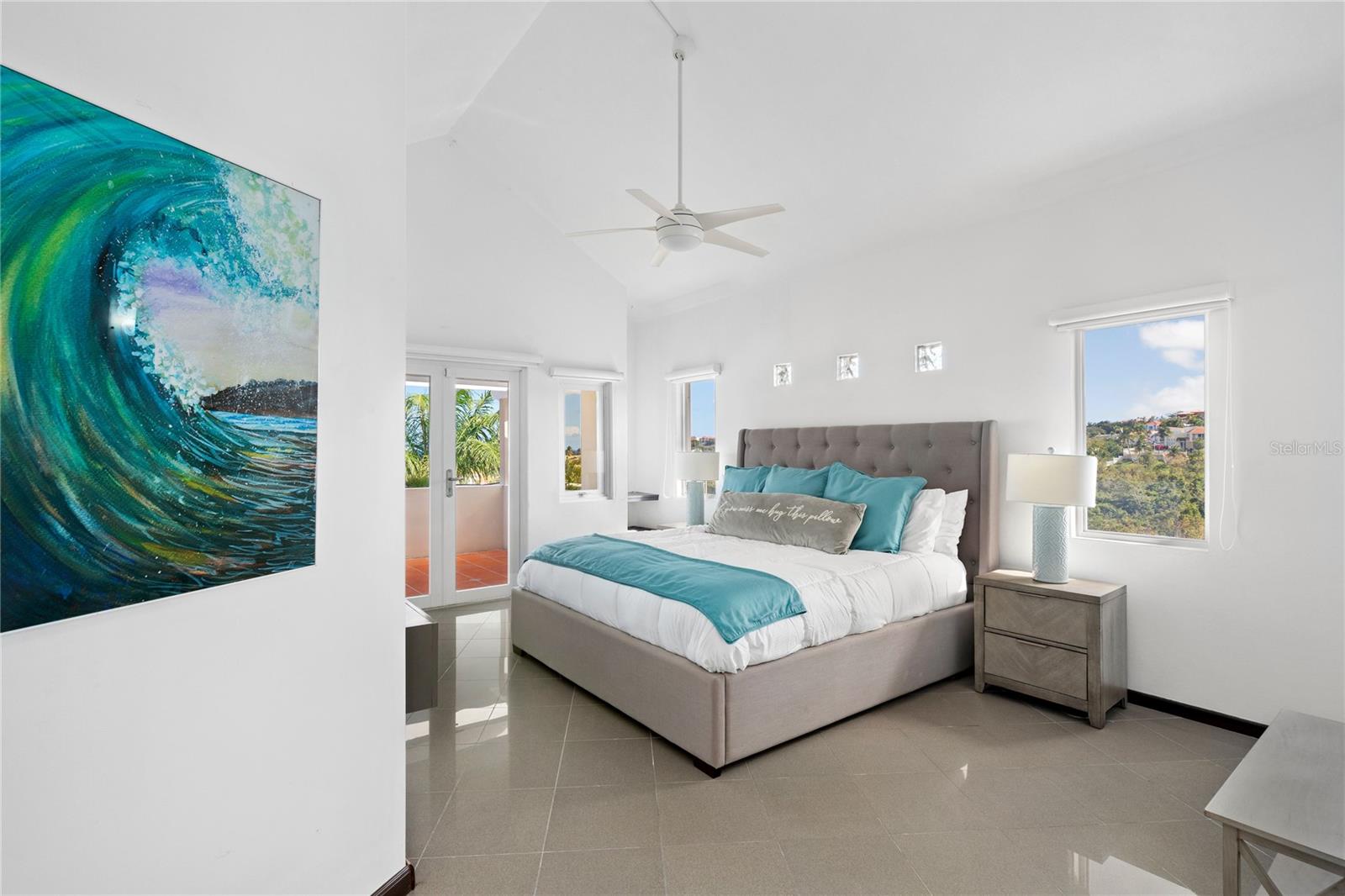 HARBOUR LIGHTS - Residential