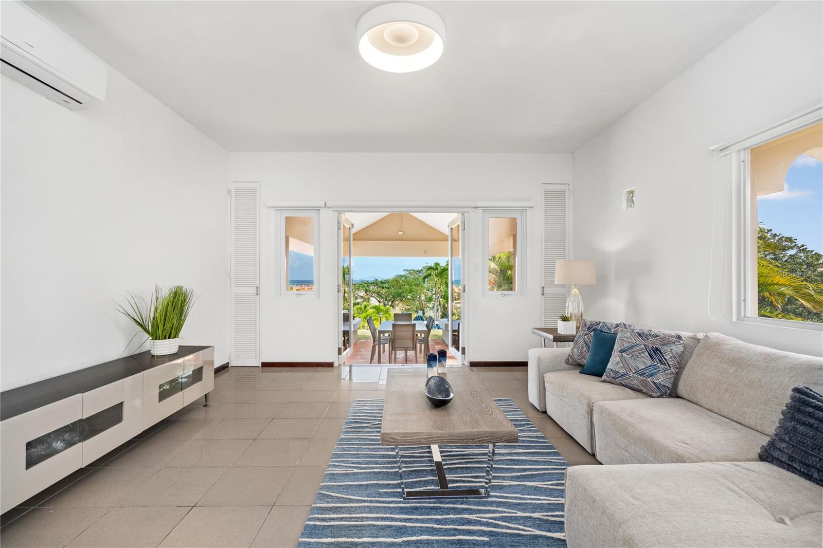 HARBOUR LIGHTS - Residential
