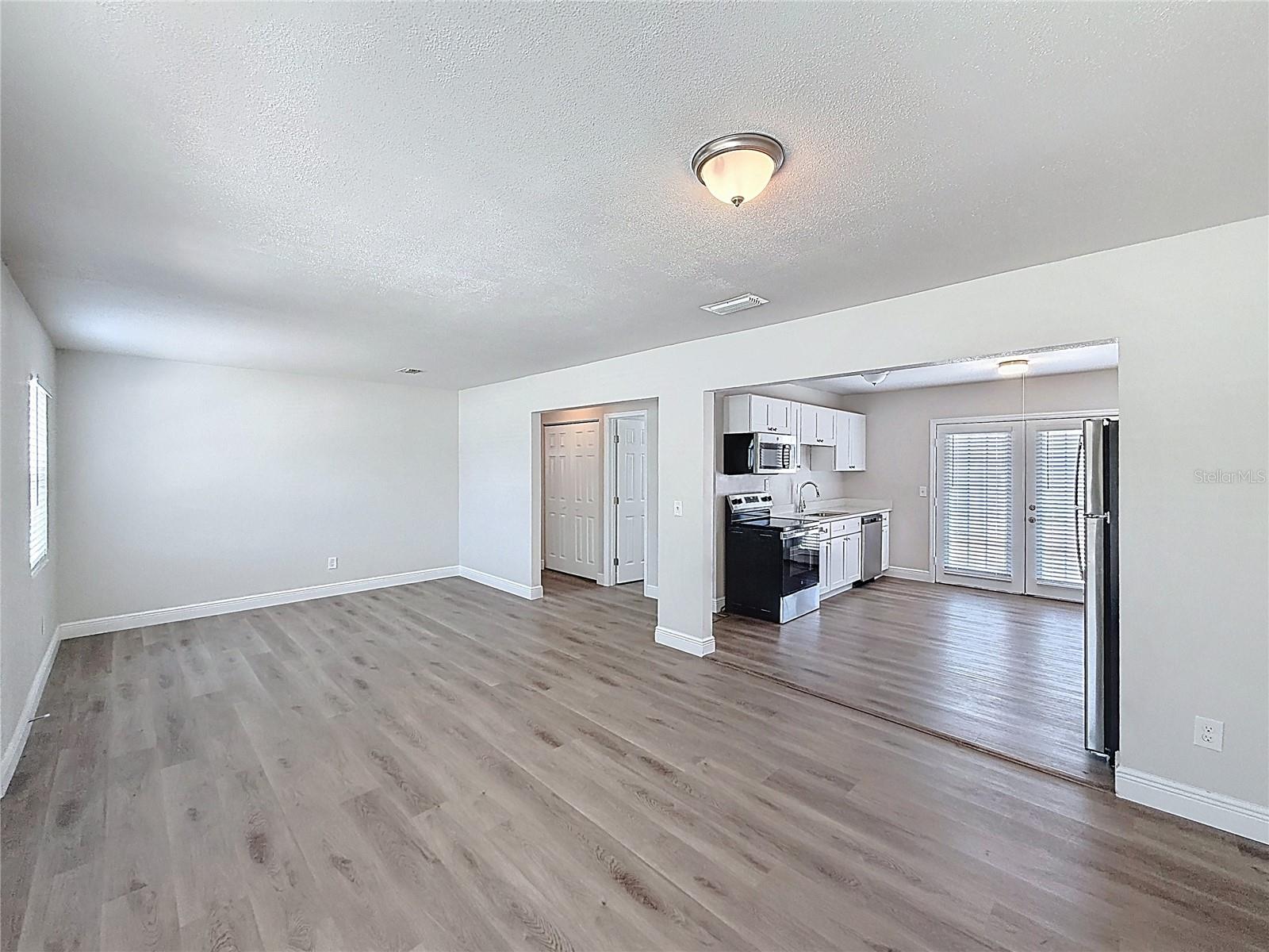 HOLLIDAY VILLAGE SEC 01 - Residential