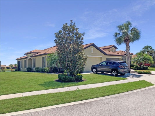 5472 SUNSET FALLS DR, APOLLO BEACH, FL 33572 - Image b9d7a3f56b2f9ec9bbadcd7fe393fd87/1621997266