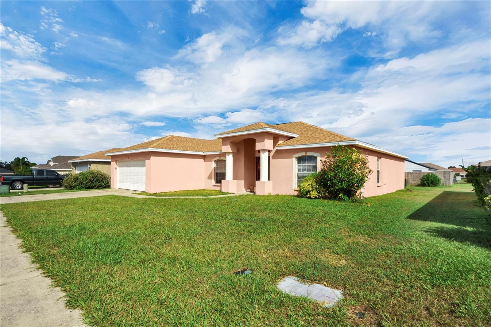 SAVANNA POINTE - Residential