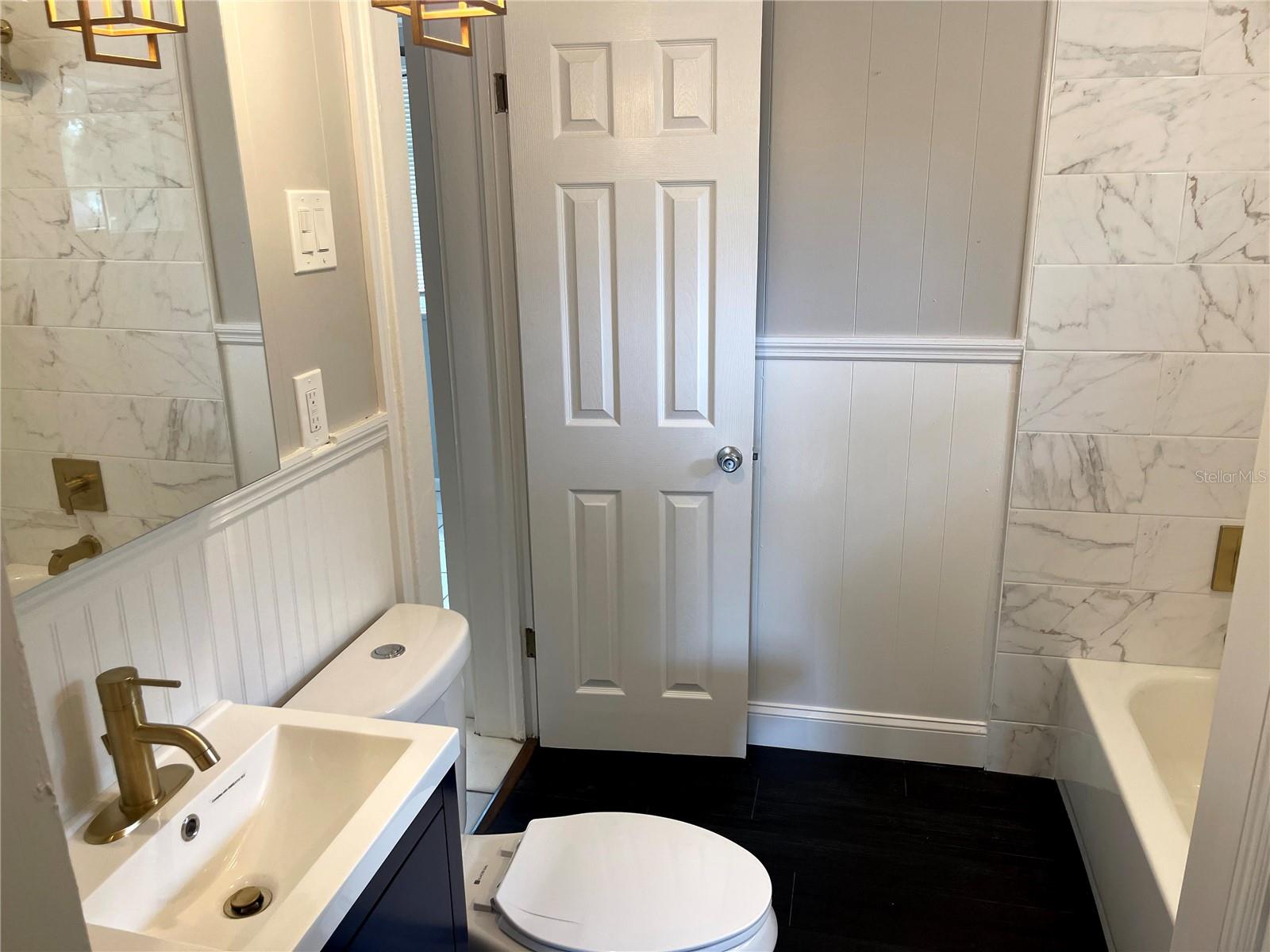 SUNSHINE PARK - Residential Lease