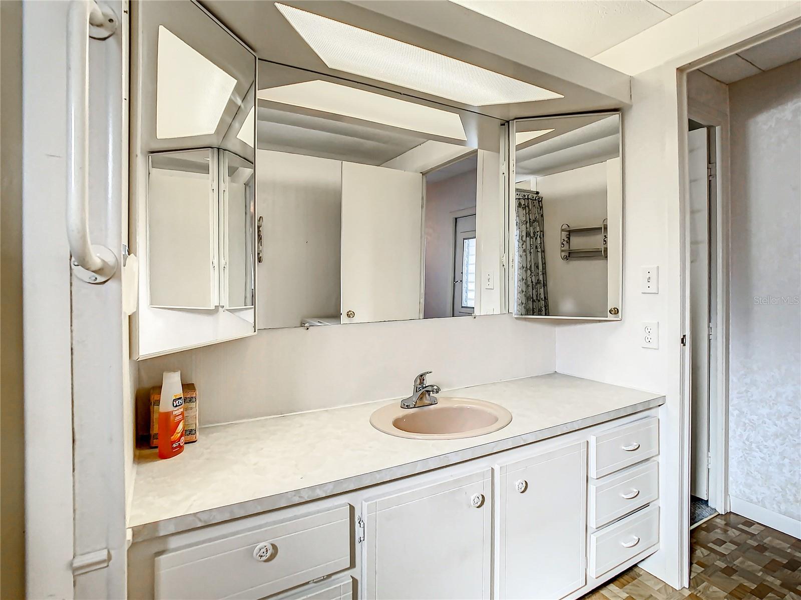 TROPICAL GARDENS M/H PARK UNREC - Residential