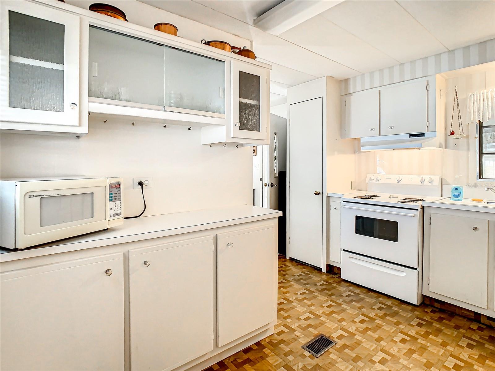 TROPICAL GARDENS M/H PARK UNREC - Residential