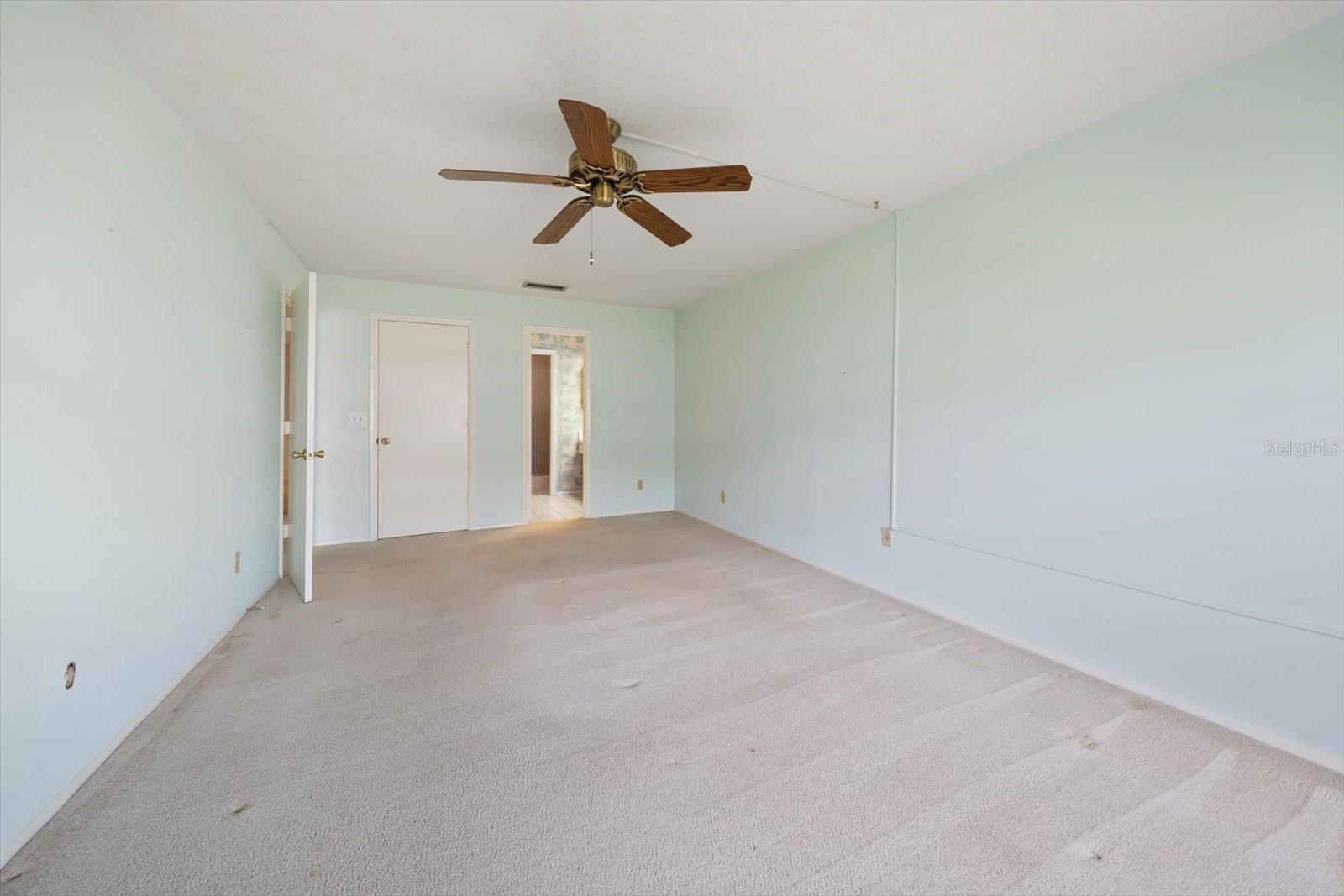 HARBOUR CLUB CONDO 2 - Residential