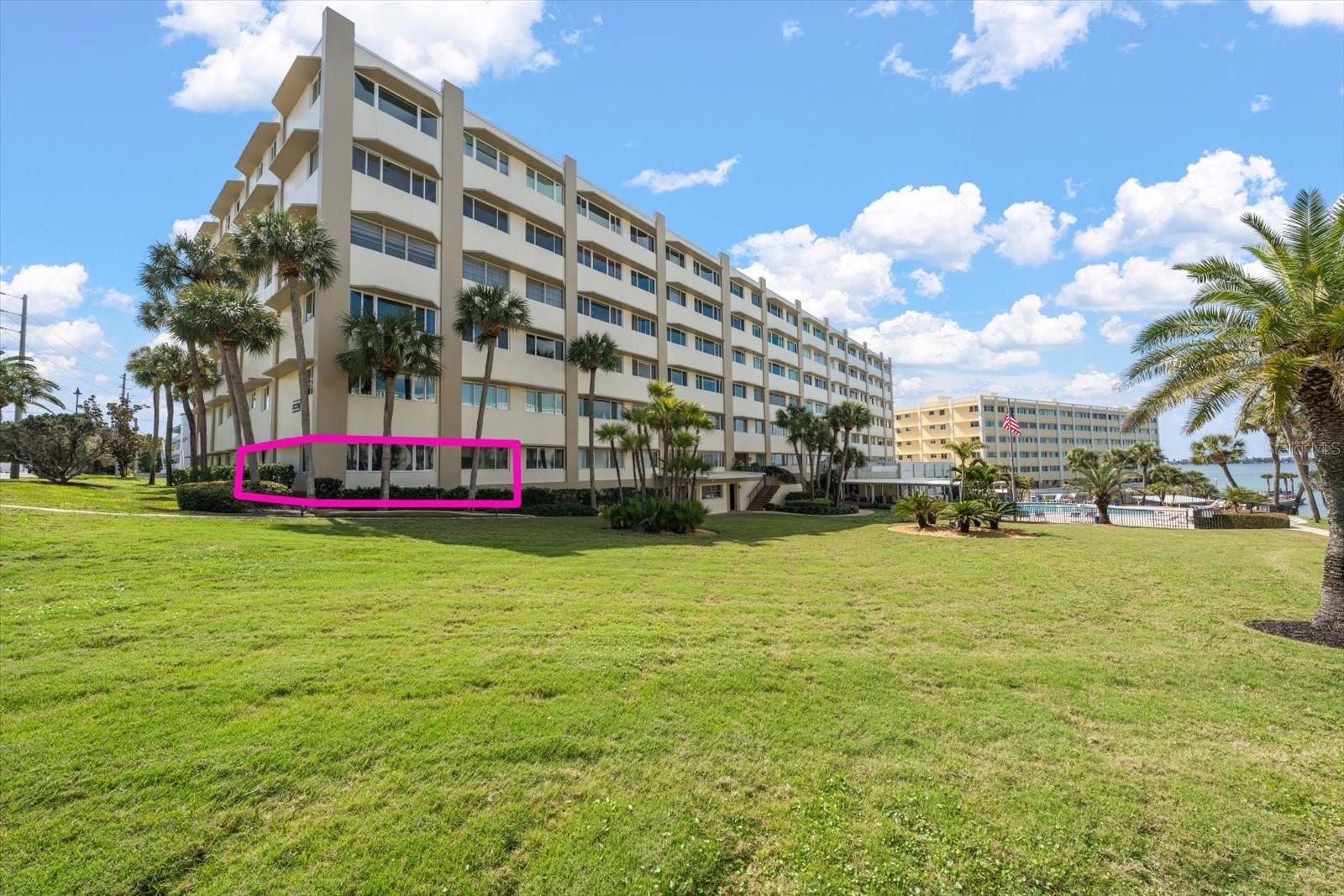 HARBOUR CLUB CONDO 2 - Residential