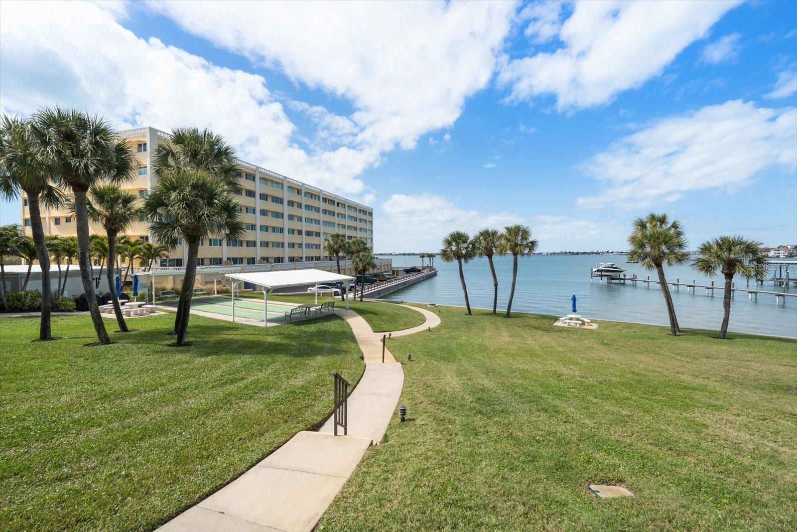 HARBOUR CLUB CONDO 2 - Residential