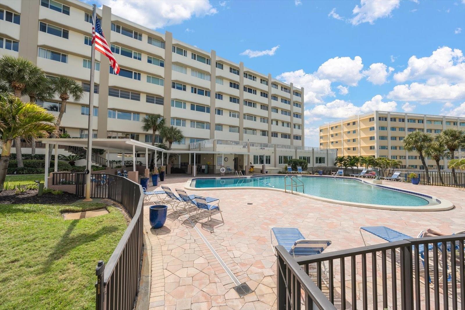 HARBOUR CLUB CONDO 2 - Residential