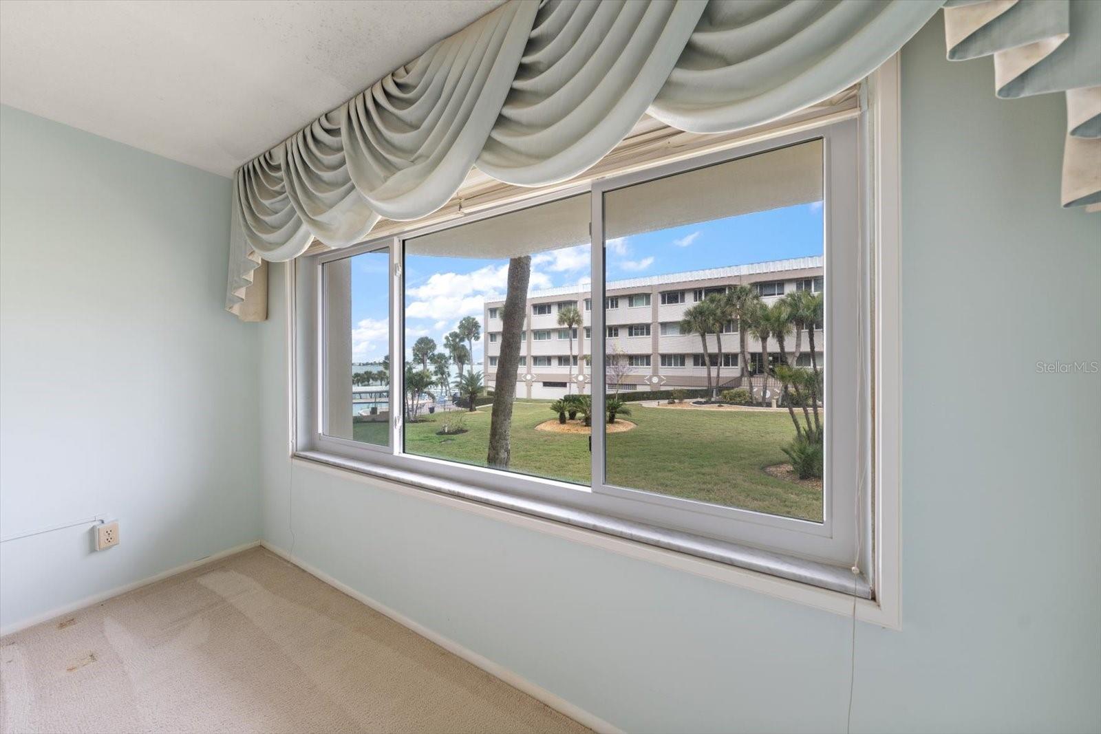 HARBOUR CLUB CONDO 2 - Residential