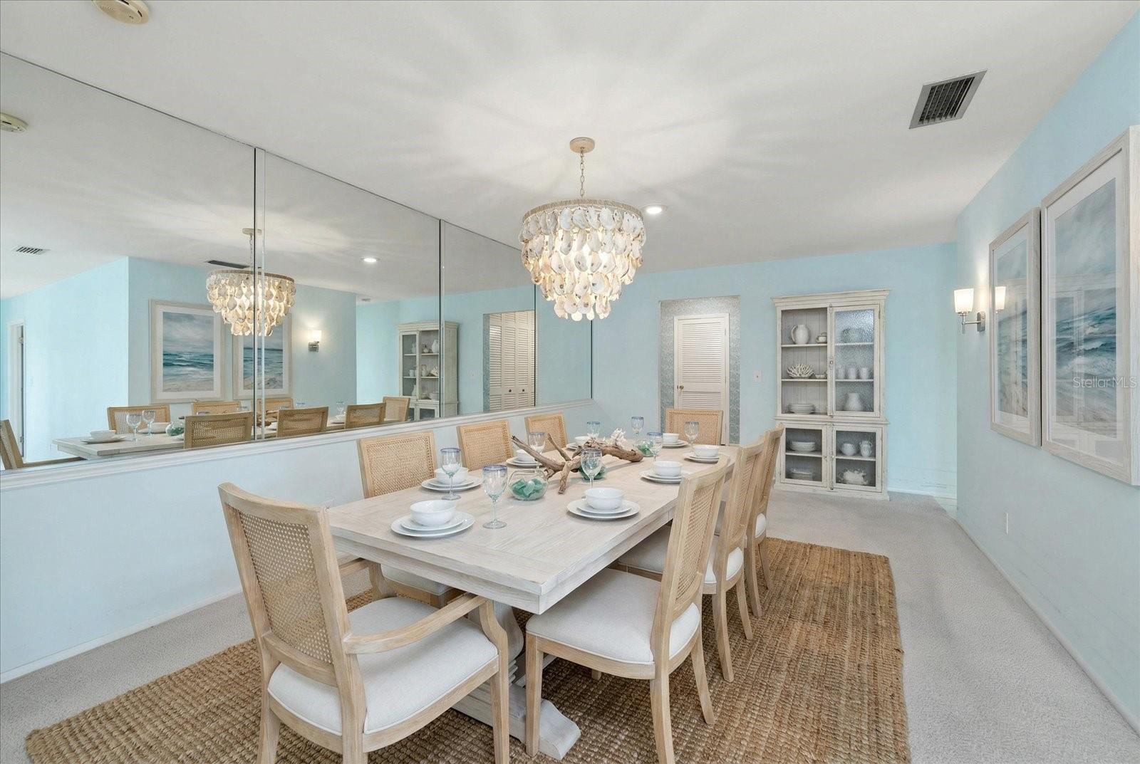 HARBOUR CLUB CONDO 2 - Residential