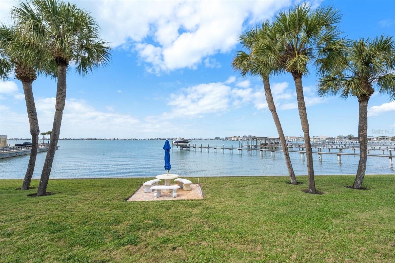 HARBOUR CLUB CONDO 2 - Residential