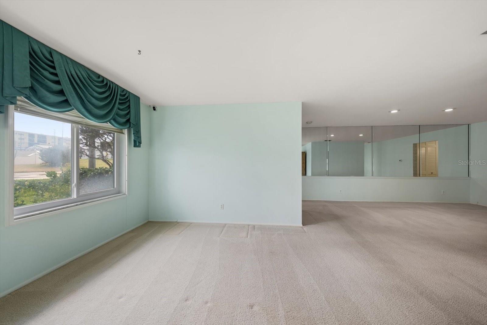 HARBOUR CLUB CONDO 2 - Residential