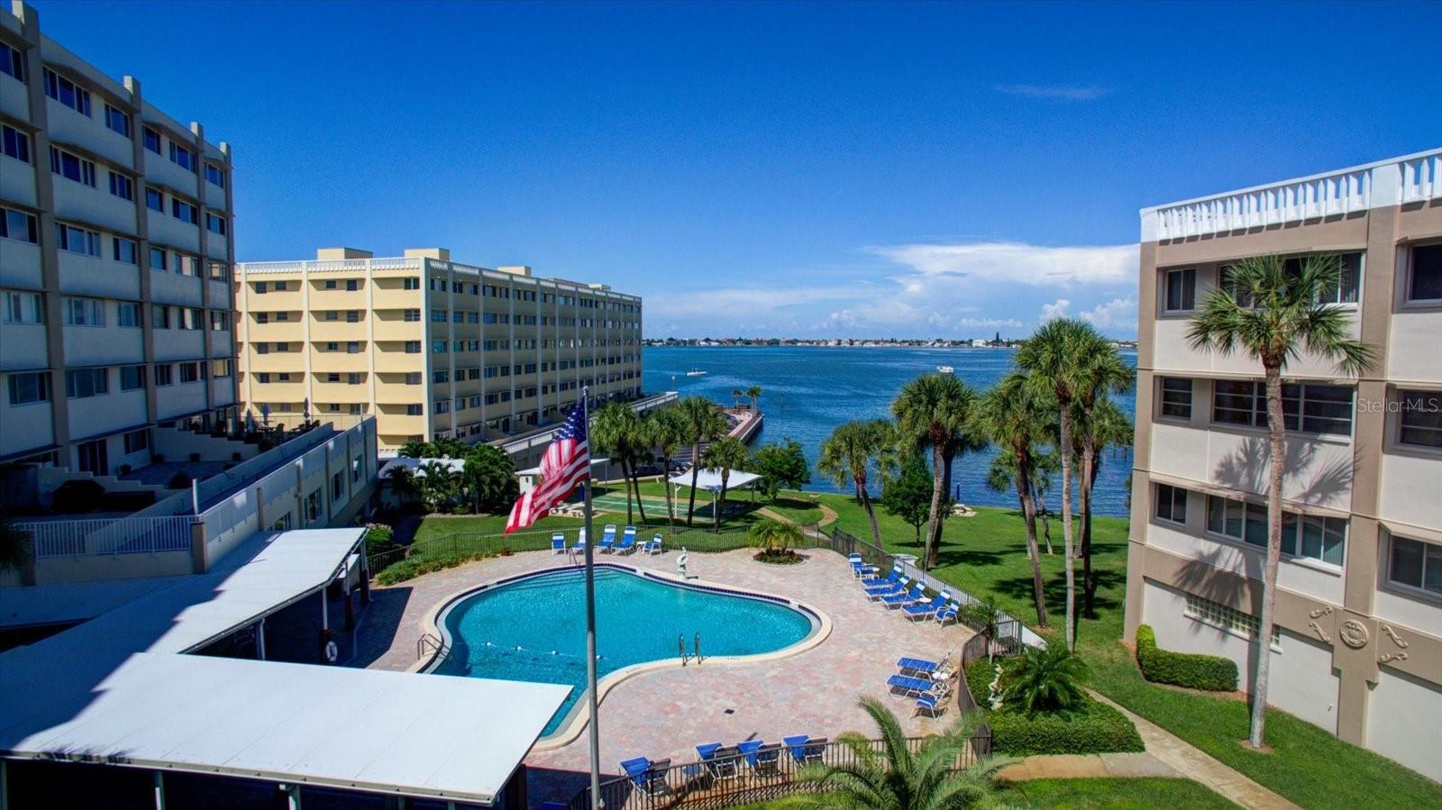 HARBOUR CLUB CONDO 2 - Residential