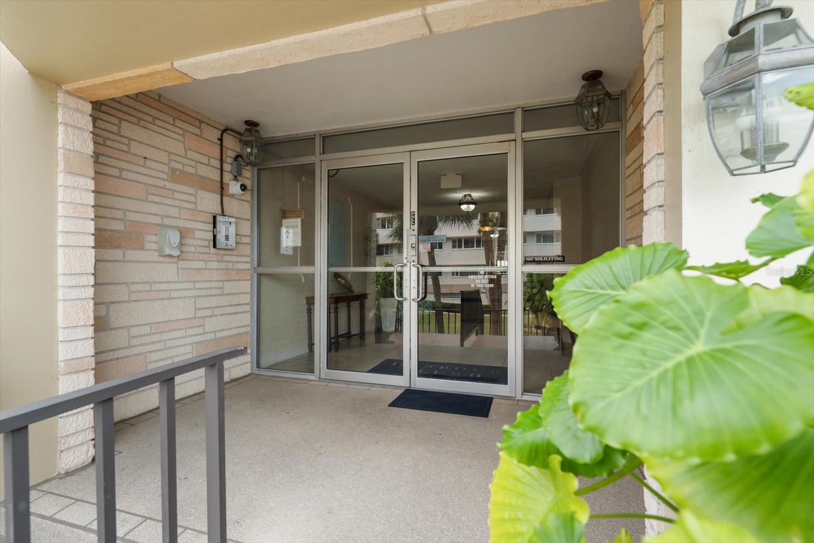 HARBOUR CLUB CONDO 2 - Residential