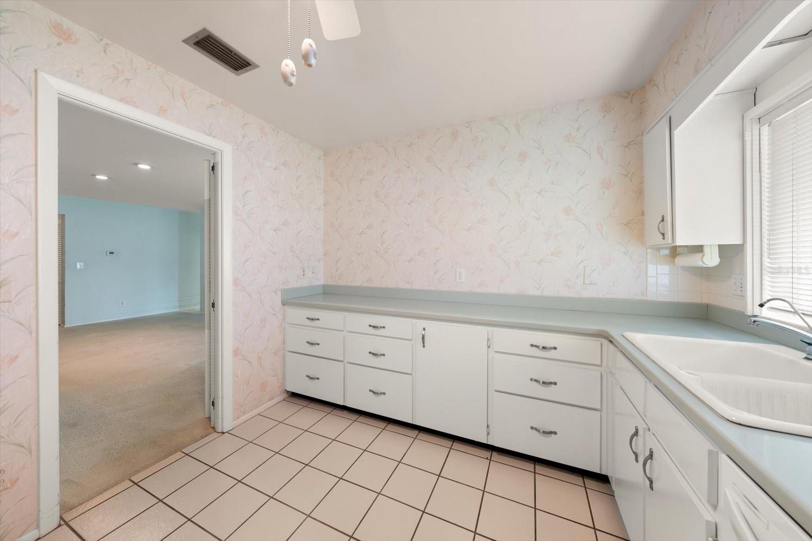 HARBOUR CLUB CONDO 2 - Residential