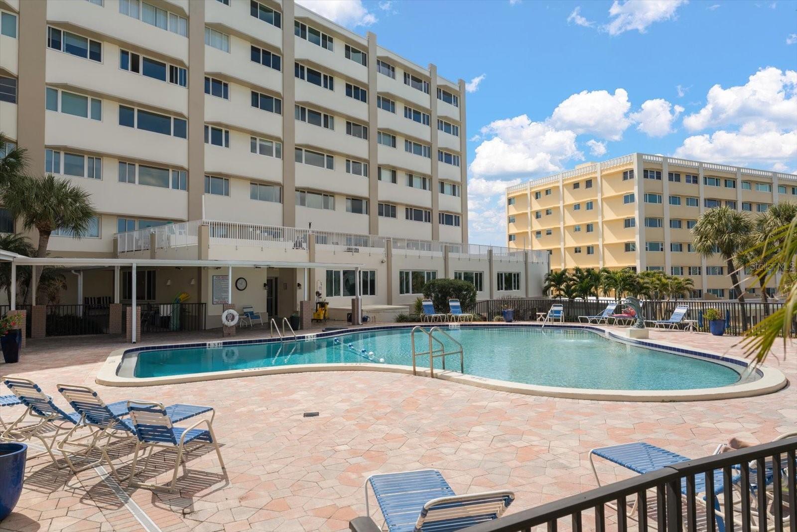 HARBOUR CLUB CONDO 2 - Residential