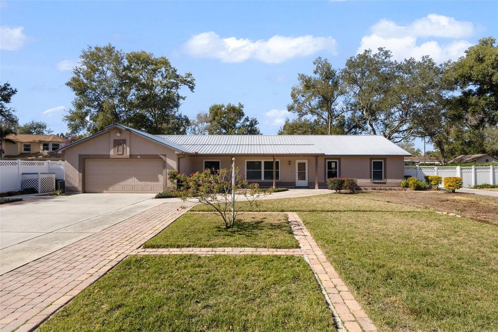 Photo of 402 Wedgefield Place, Brandon, FL 33510 (MLS # TB8467642)