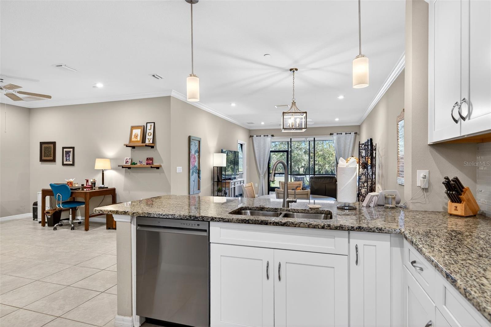 BACCIANO IV AT ESPLANADE LWR PH 31 - Residential