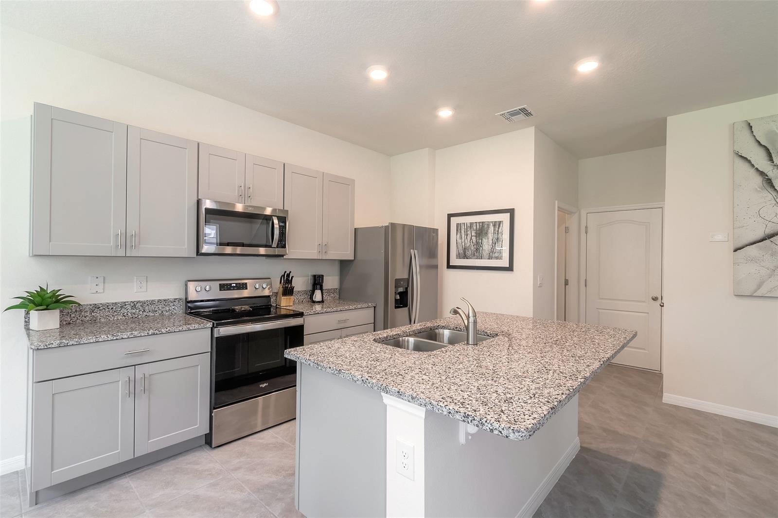 Palms-Ph 5 - Residential