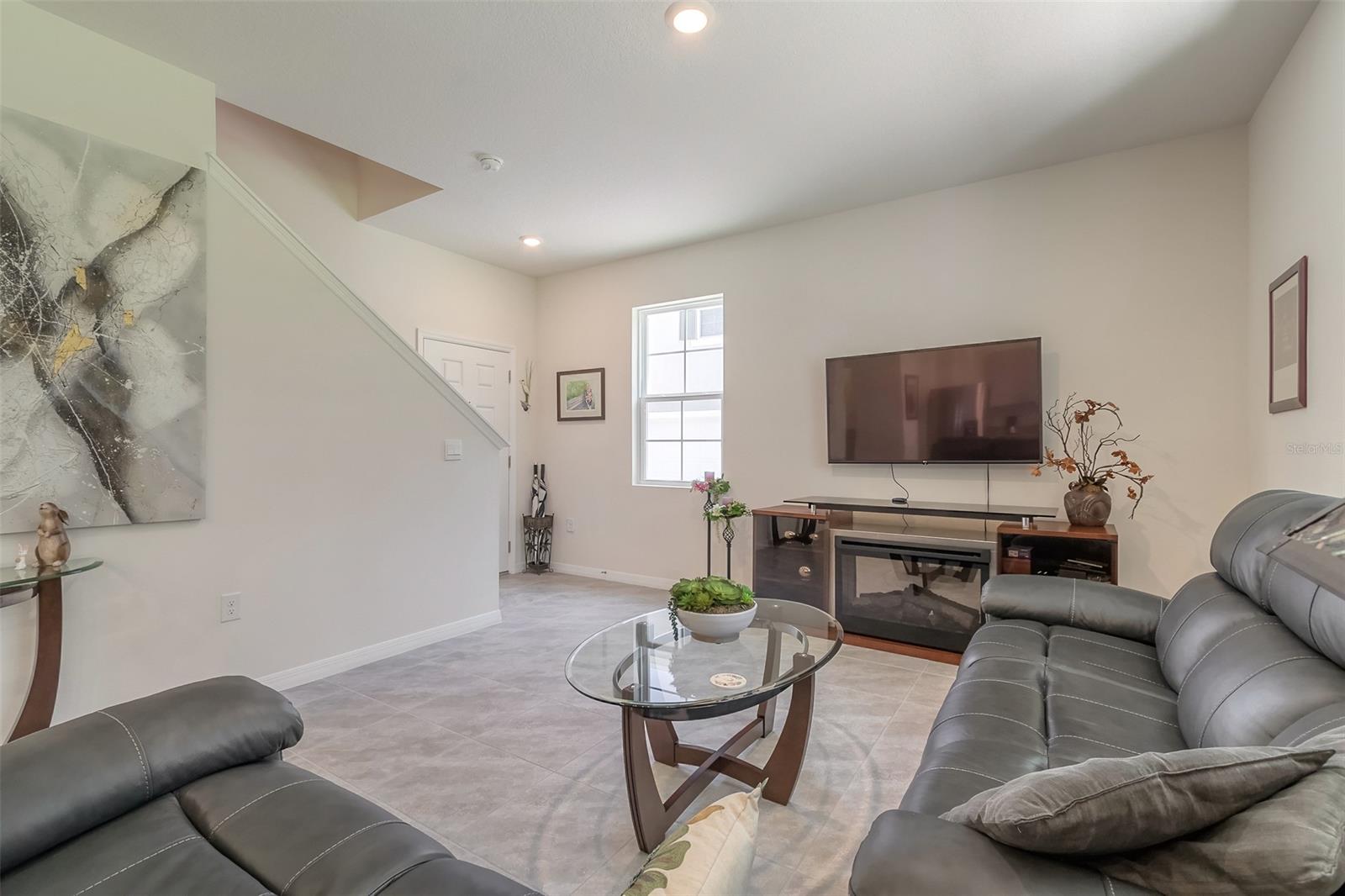 Palms-Ph 5 - Residential