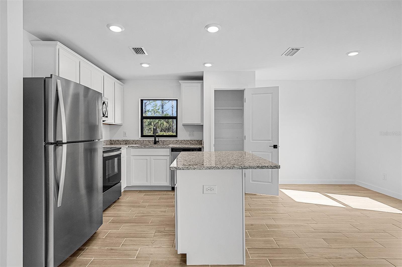 1584 - PORT CHARLOTTE SUB 30 - Residential