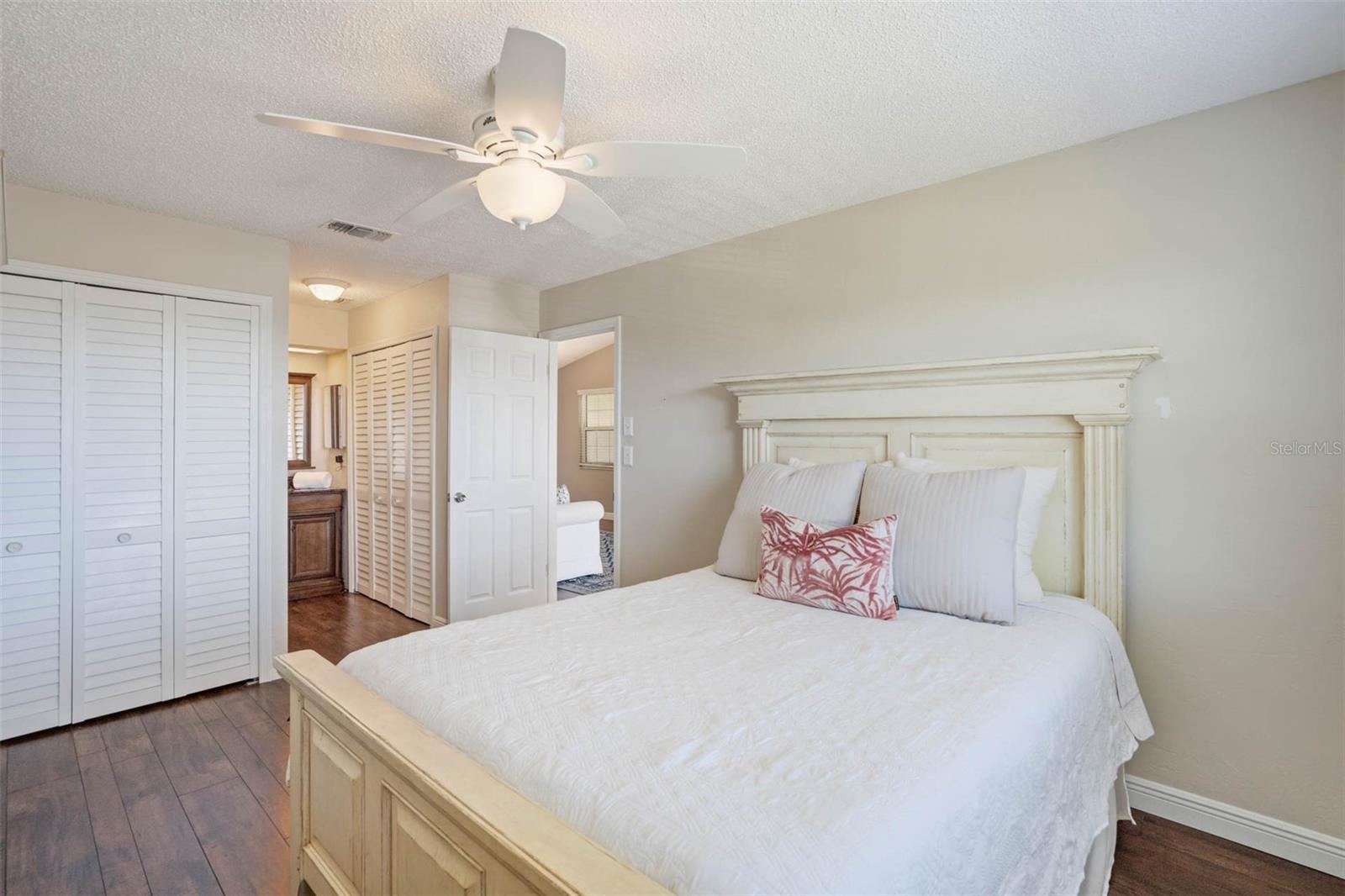 HARBOR POINTE CONDO - Residential