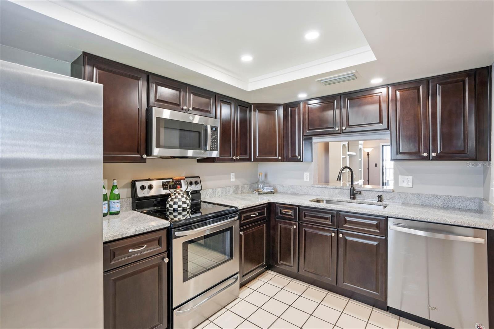 HARBOR POINTE CONDO - Residential