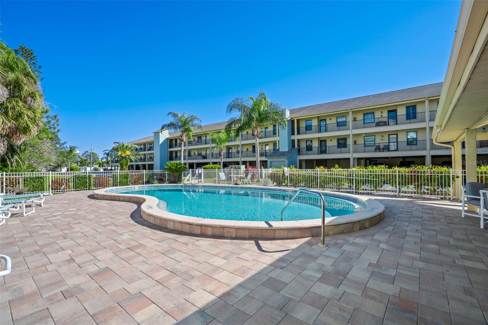 HARBOR POINTE CONDO - Residential