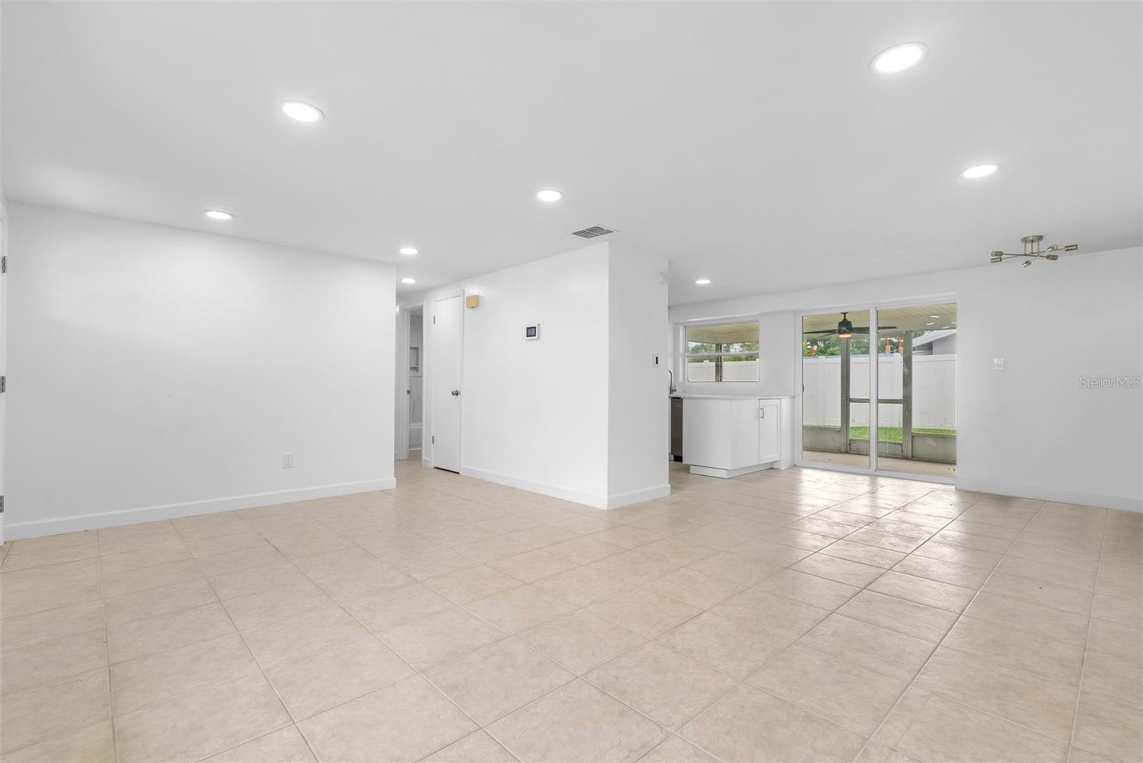 APOLLO BEACH UNIT FOUR - Residential Lease