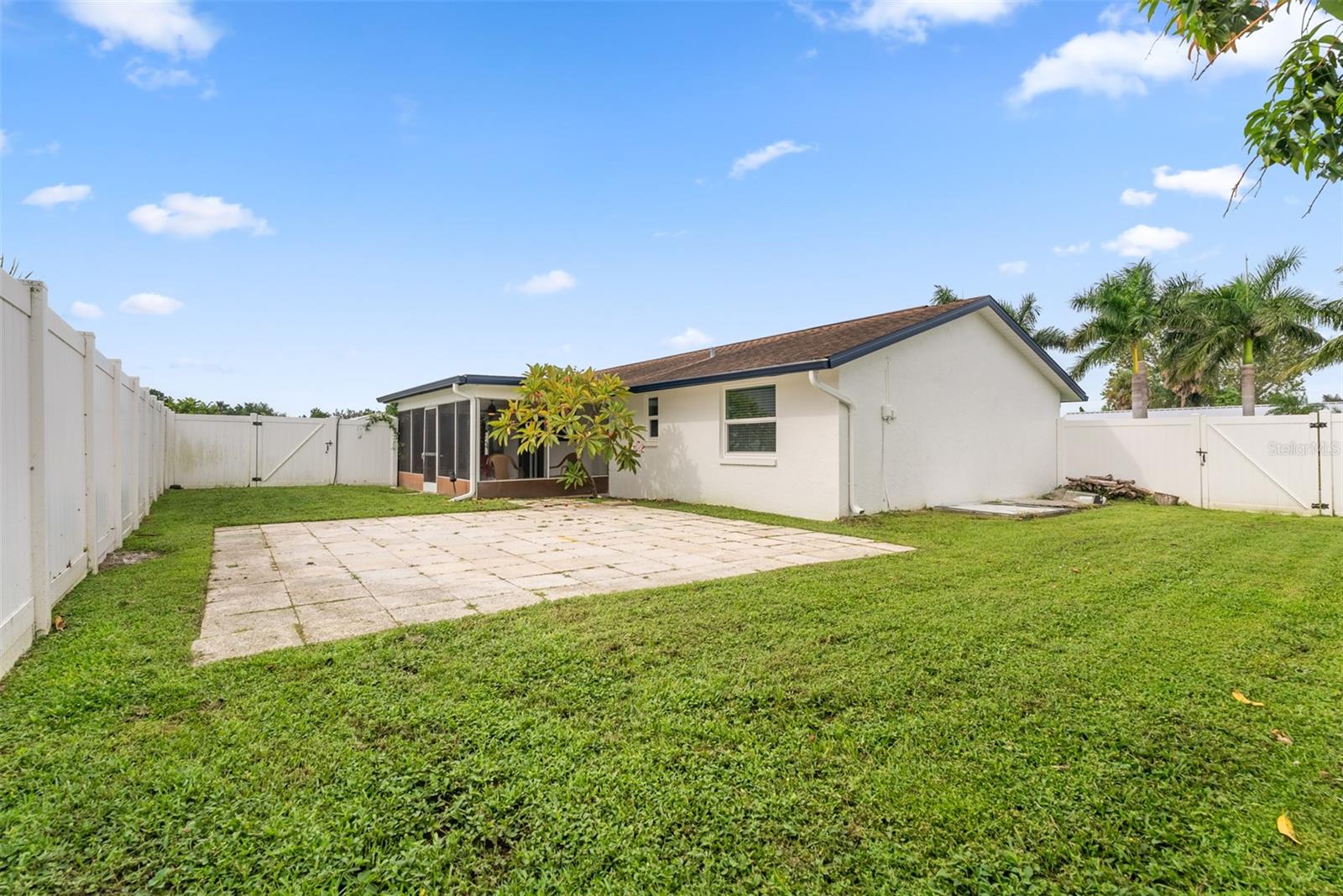 APOLLO BEACH UNIT FOUR - Residential Lease