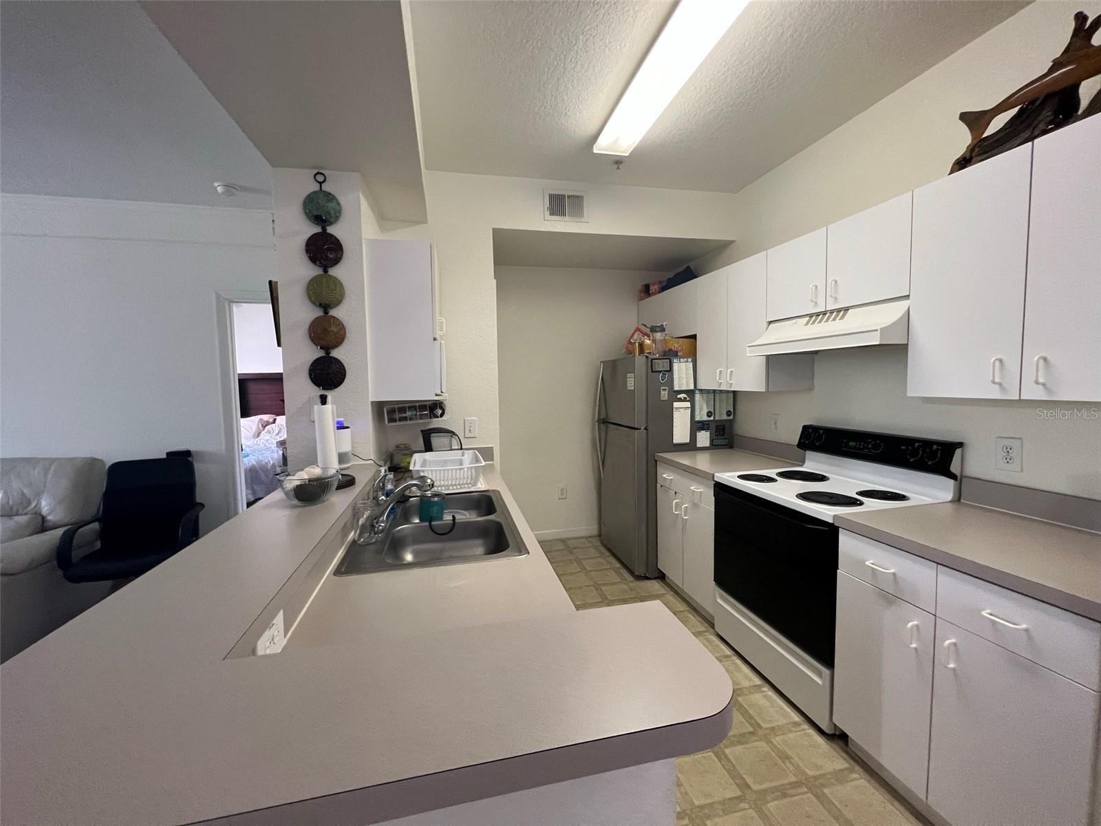 JADE AT TAMPA PALMS A CONDOMIN - Residential Lease