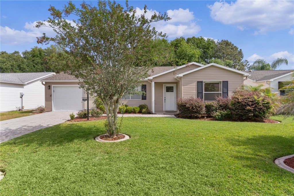 Photo of 1411 Juarez Place, The Villages, FL 32159 (MLS # R4911000)