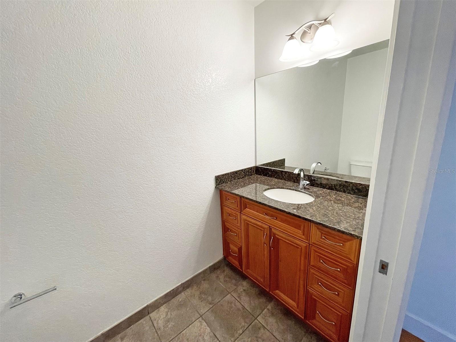 VUE/LK EOLA - Residential Lease