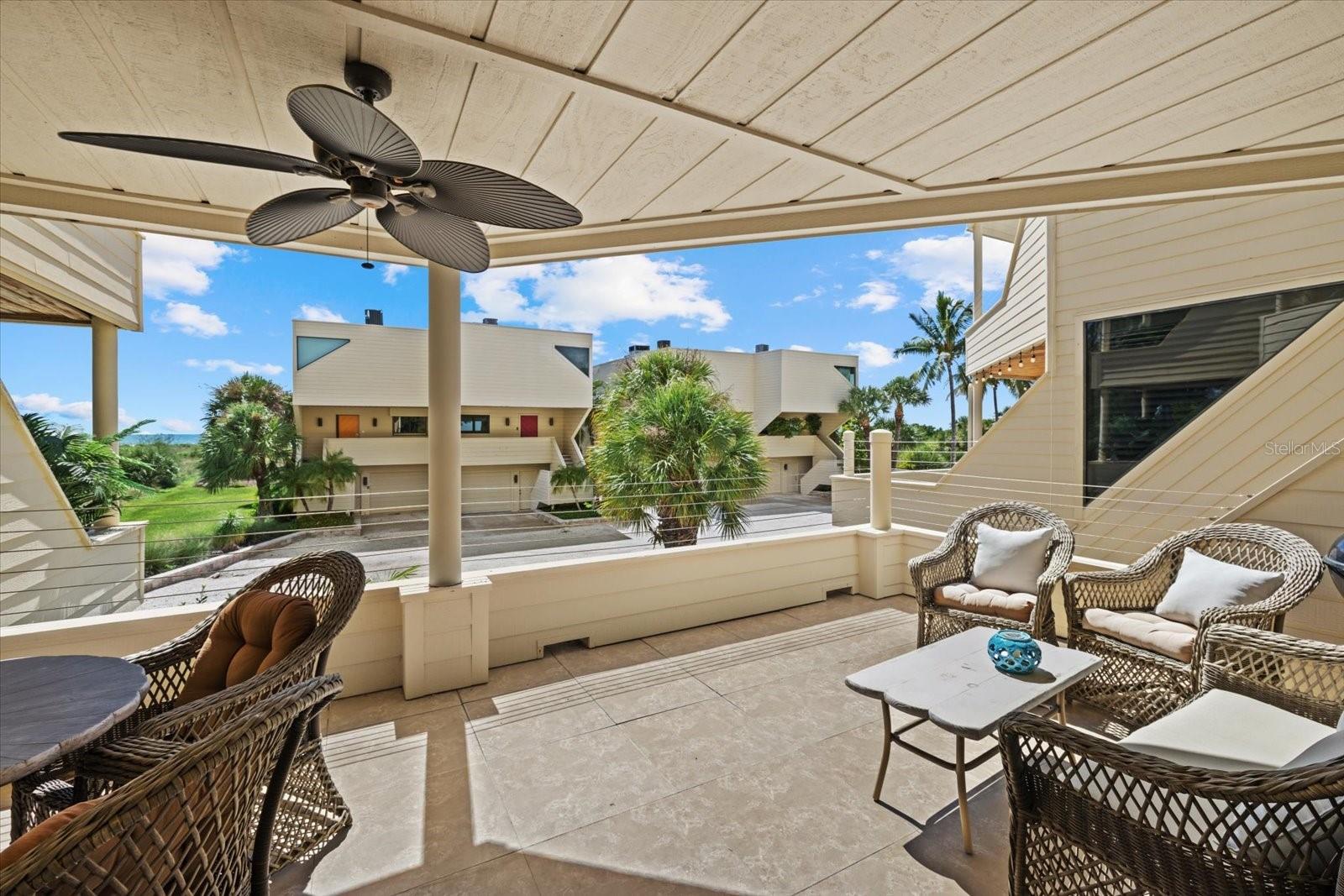 548 BEACH ROAD A, SARASOTA, FL, 34242 2 548 BEACH ROAD A