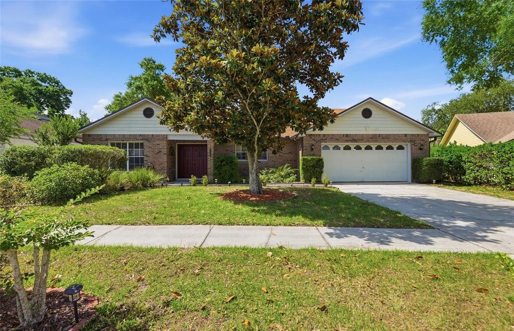 Photo of 5121 Stratemeyer Drive, Orlando, FL 32839 (MLS # O6402268)