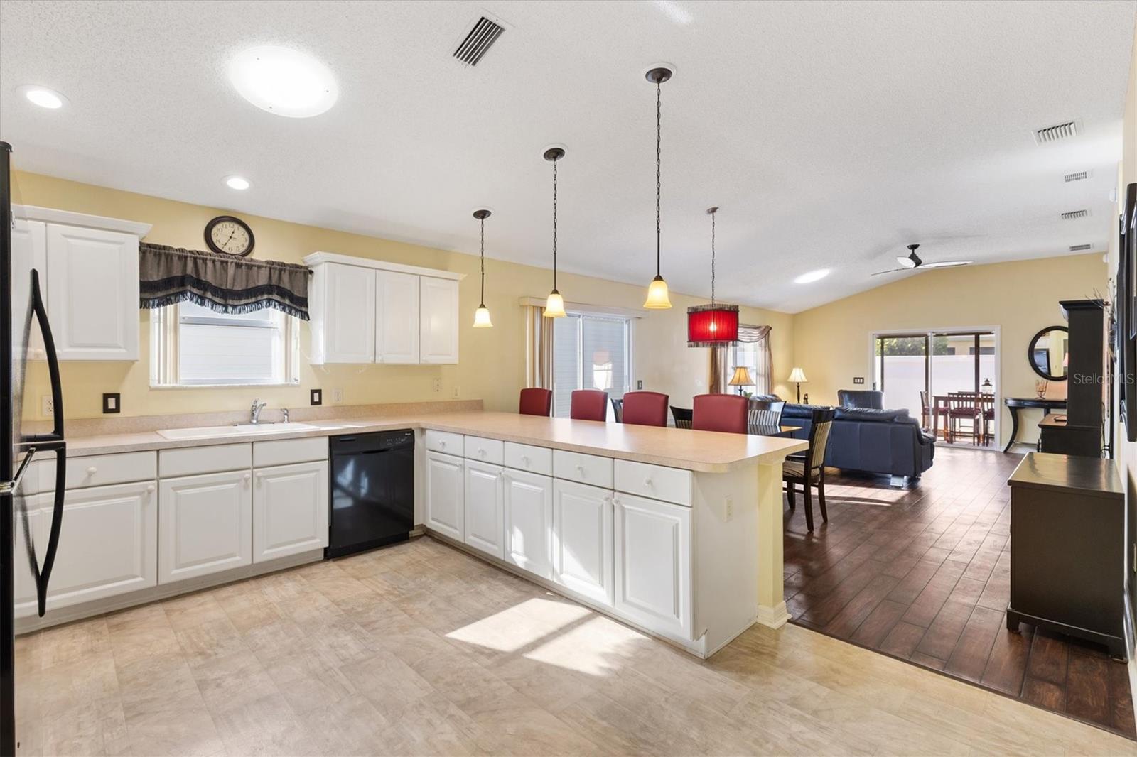 966 TANGLEWOOD PLACE