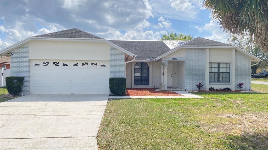 Photo of 1001 Lester Ridge Court, Kissimmee, FL 34747 (MLS # TB8454415)