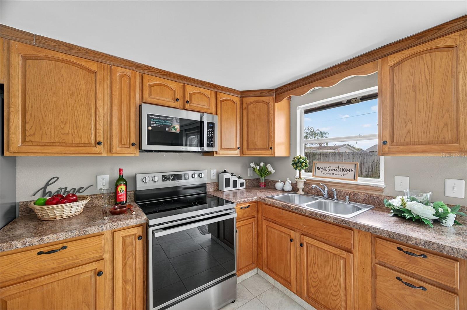 TAHITIAN HOMES - Residential Lease