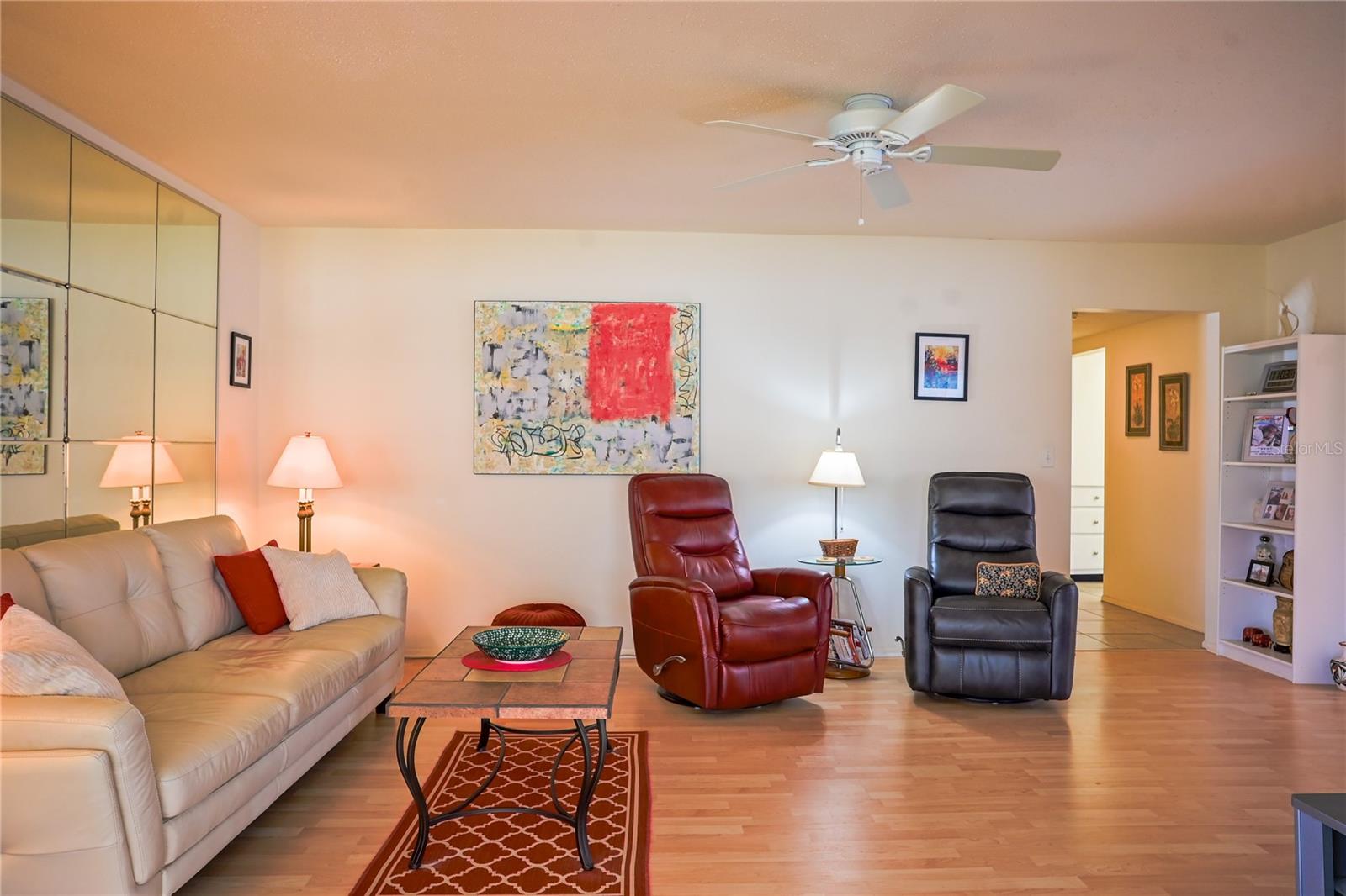 GLEN OAKS RIDGE VILLAS 1 - Residential