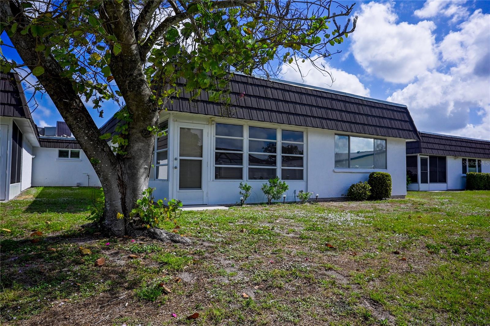 GLEN OAKS RIDGE VILLAS 1 - Residential