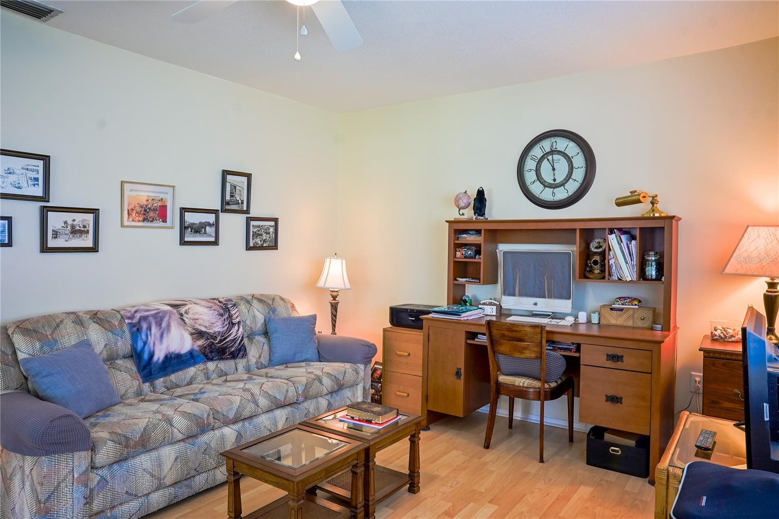 GLEN OAKS RIDGE VILLAS 1 - Residential