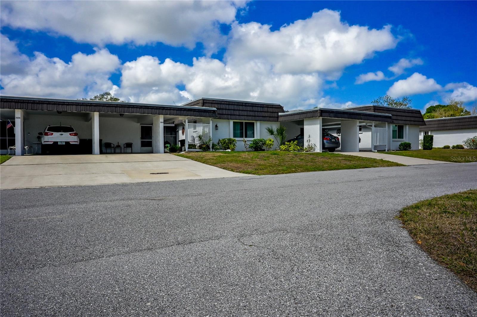 GLEN OAKS RIDGE VILLAS 1 - Residential