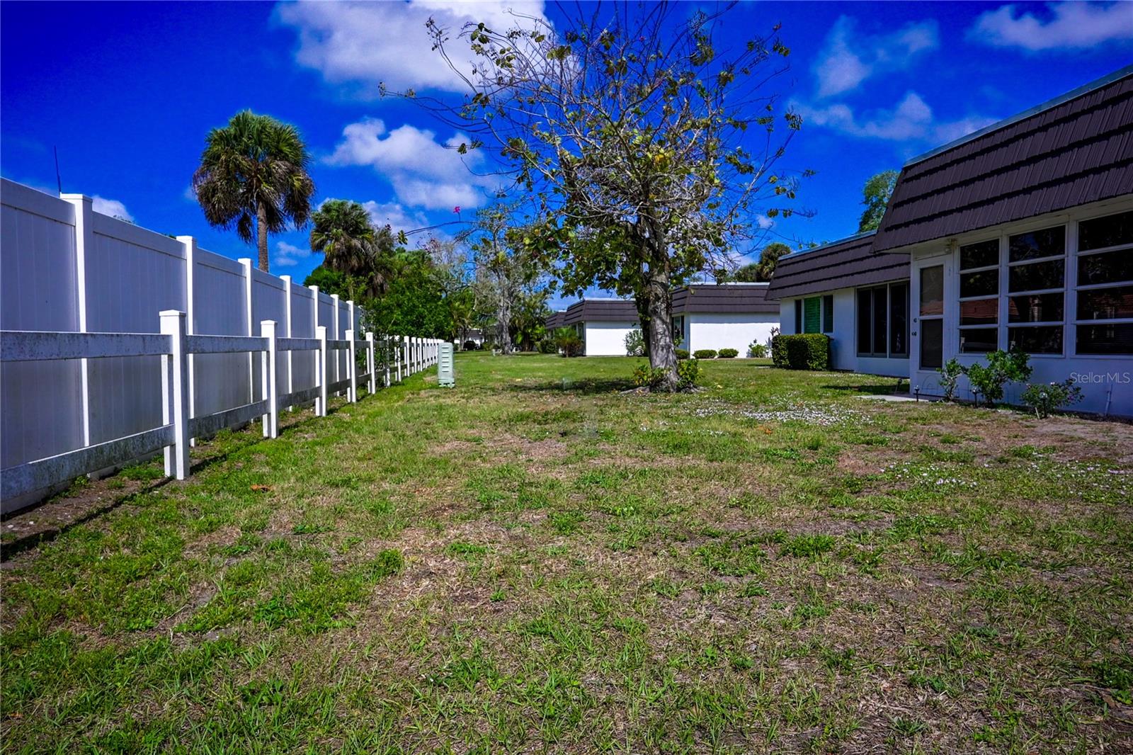 GLEN OAKS RIDGE VILLAS 1 - Residential