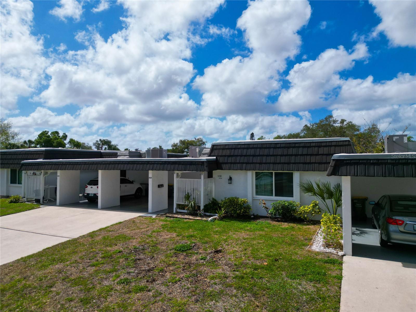 GLEN OAKS RIDGE VILLAS 1 - Residential