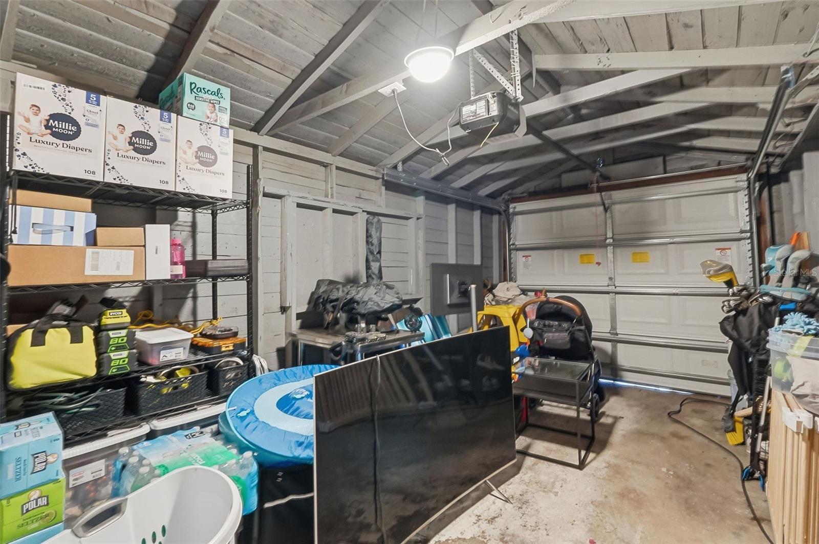 PINECREST PARK - Residential